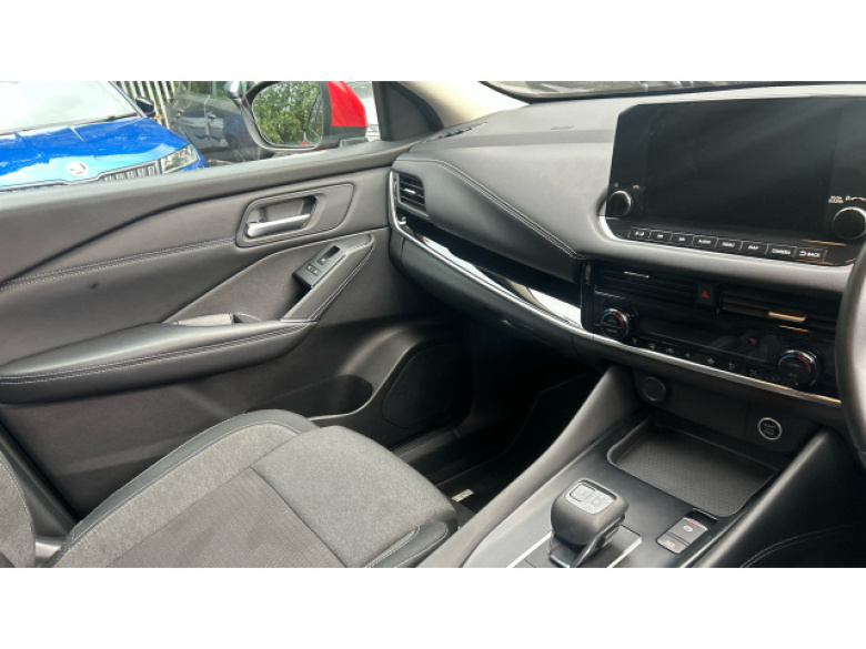 Nissan Qashqai 1.3 DiG-T MH 158 N-Connecta 5dr Xtronic Petrol Hatchback